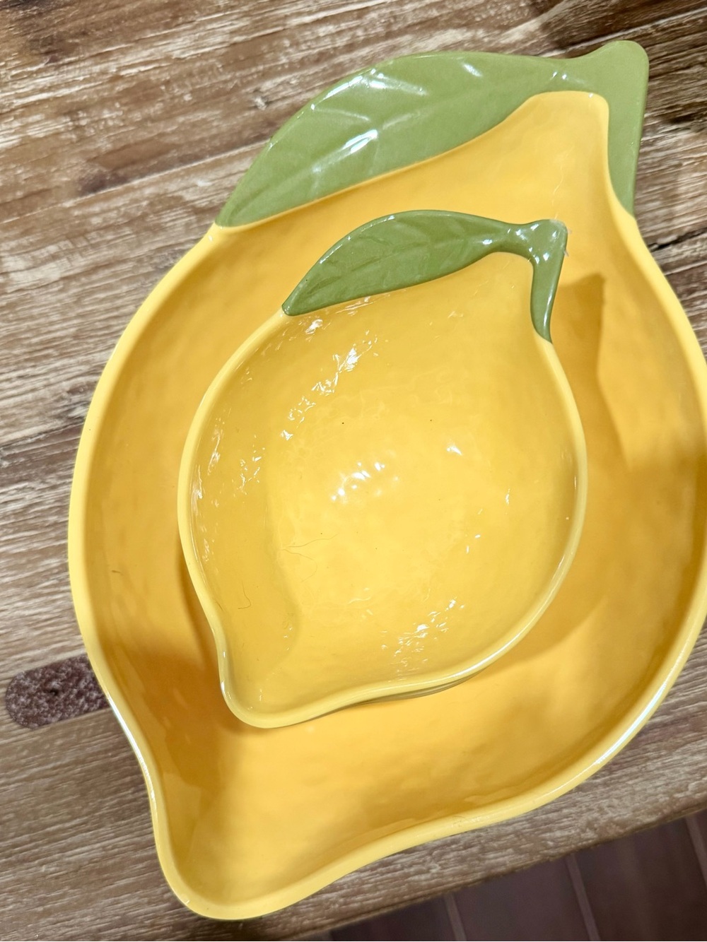 Yellow Melamine Lemon Serving Bowl Set - 1 large bowl, 4 small bowls